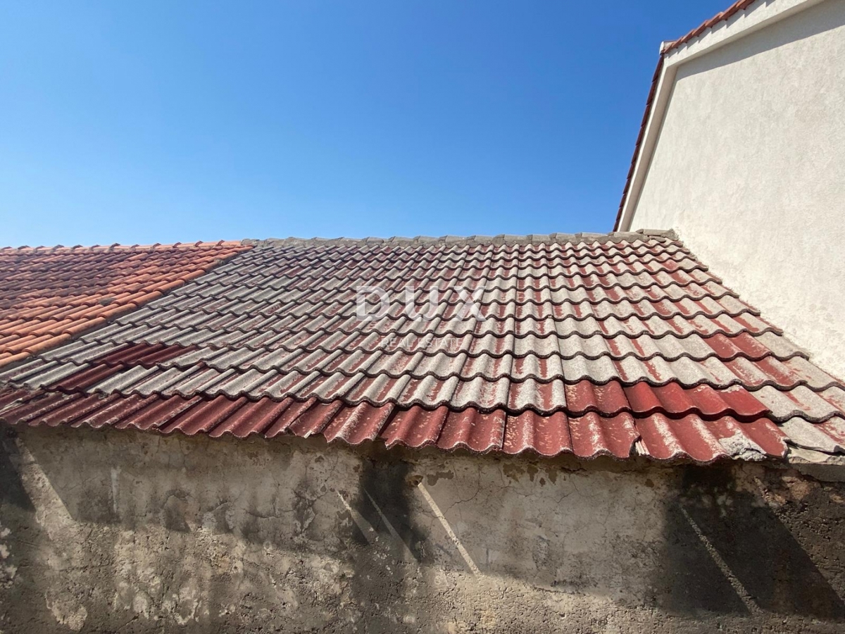 ISOLA DI KRK, STARA BAŠKA - casa con vista panoramica sul mare! OPPORTUNITÀ!