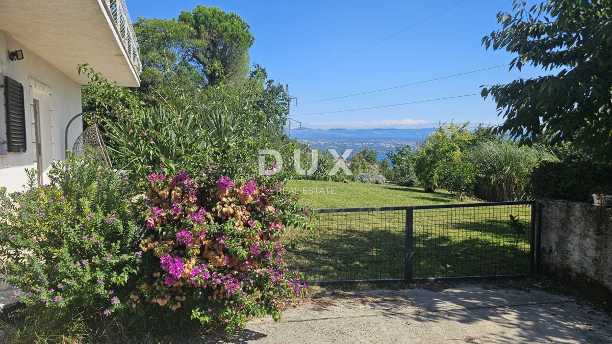 OPATIJA, IKA - Piano di una casa con 2 appartamenti, piscina privata e giardino