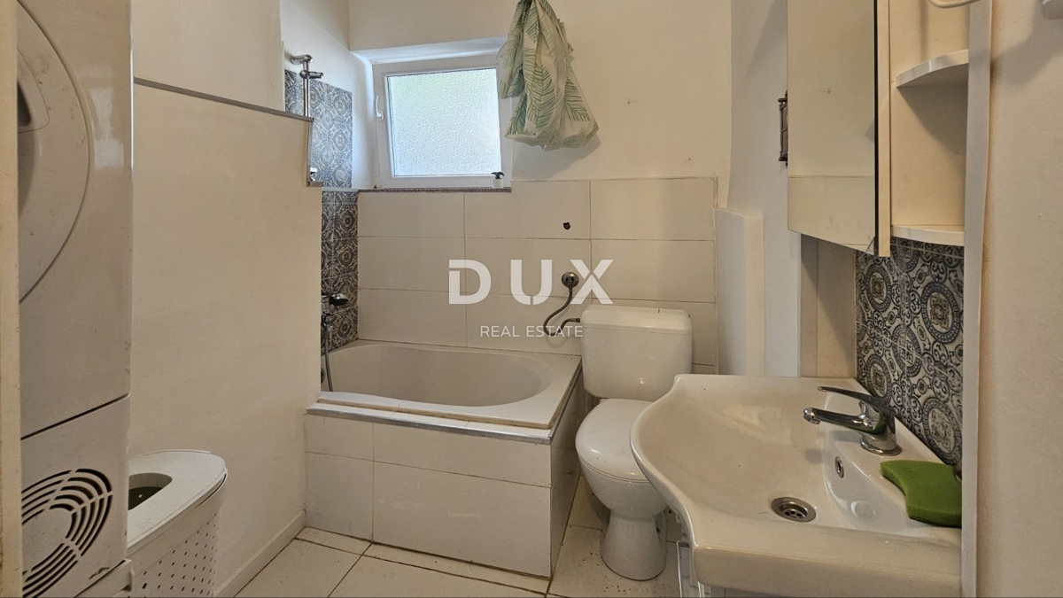 OPATIJA, IKA - Piano di una casa con 2 appartamenti, piscina privata e giardino