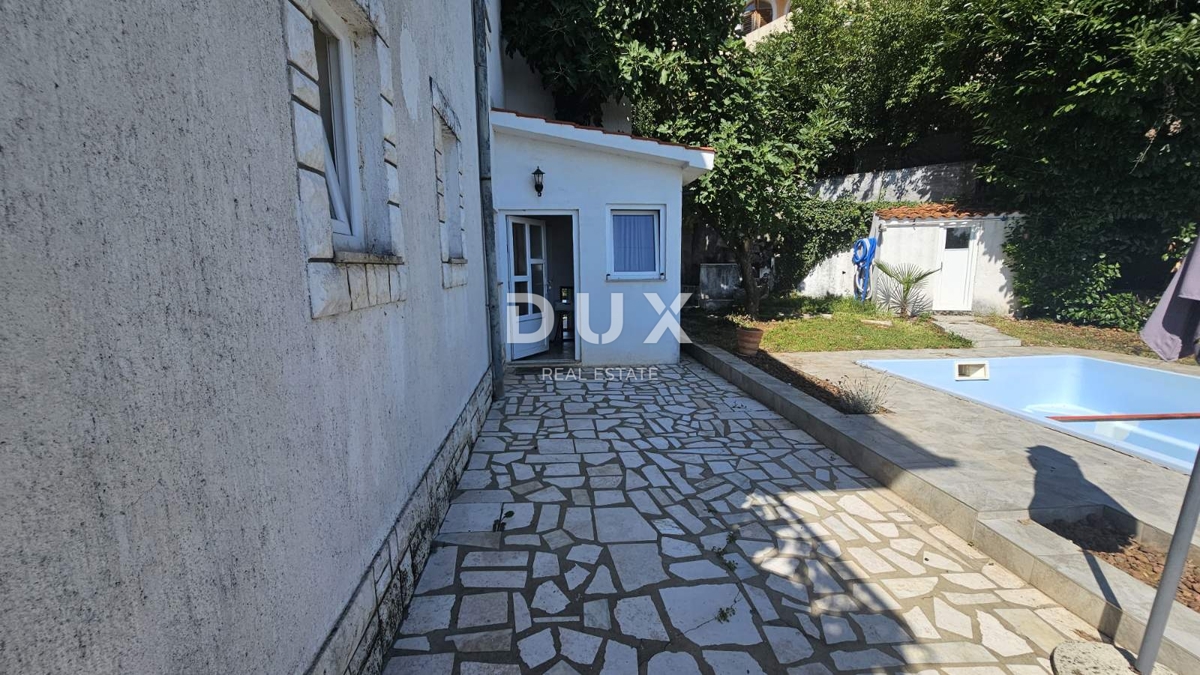 OPATIJA, IKA - Piano di una casa con 2 appartamenti, piscina privata e giardino