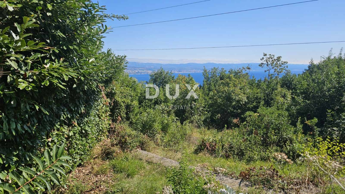 OPATIJA, IKA - Piano di una casa con 2 appartamenti, piscina privata e giardino