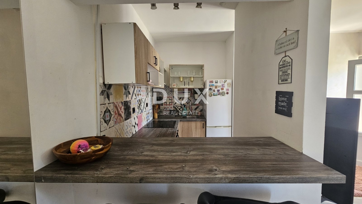 OPATIJA, IKA - Piano di una casa con 2 appartamenti, piscina privata e giardino