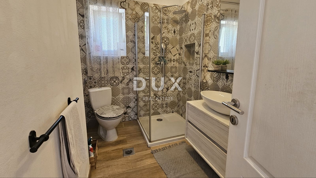 OPATIJA, IKA - Piano di una casa con 2 appartamenti, piscina privata e giardino