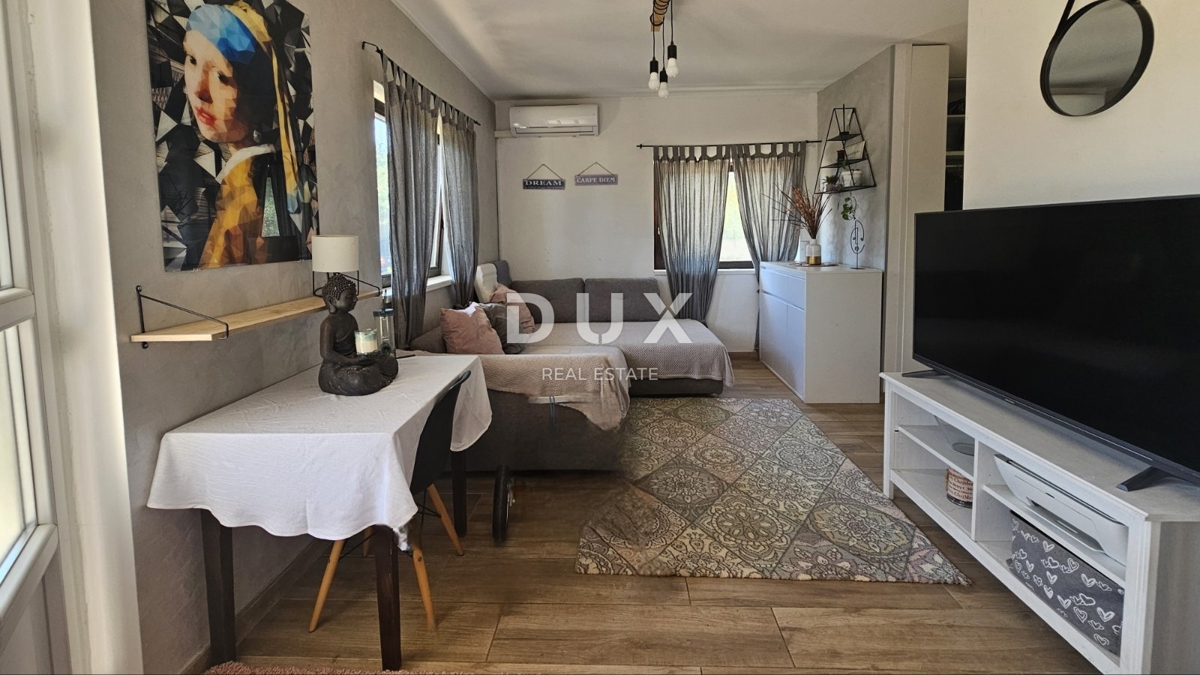 OPATIJA, IKA - Piano di una casa con 2 appartamenti, piscina privata e giardino