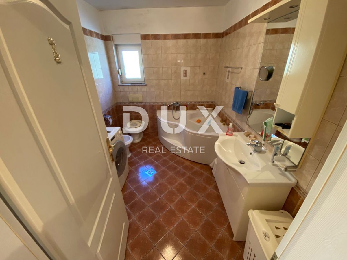 VIŠKOVO, SARŠONI - CASA INDIPENDENTE CON GIARDINO E GARAGE!!! OCCASIONE!!!