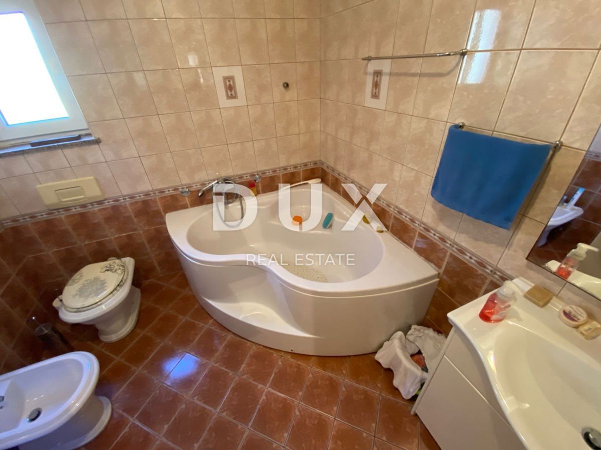 VIŠKOVO, SARŠONI - CASA INDIPENDENTE CON GIARDINO E GARAGE!!! OCCASIONE!!!