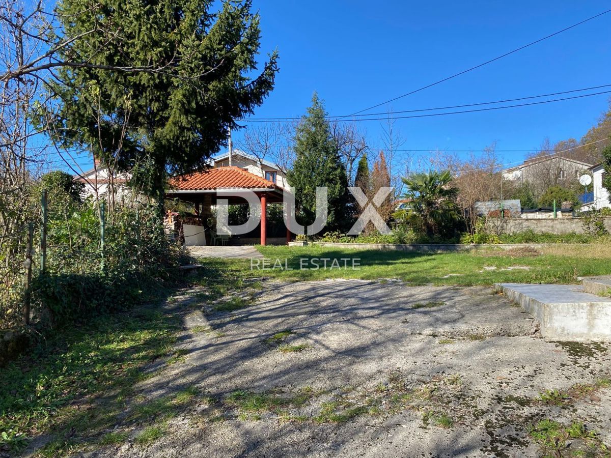 VIŠKOVO, SARŠONI - CASA INDIPENDENTE CON GIARDINO E GARAGE!!! OCCASIONE!!!