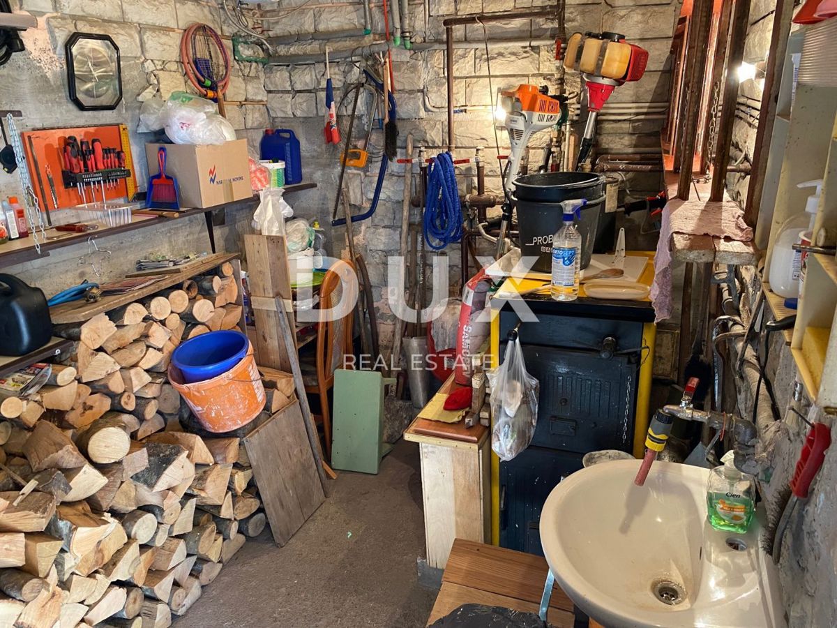 VIŠKOVO, SARŠONI - CASA INDIPENDENTE CON GIARDINO E GARAGE!!! OCCASIONE!!!