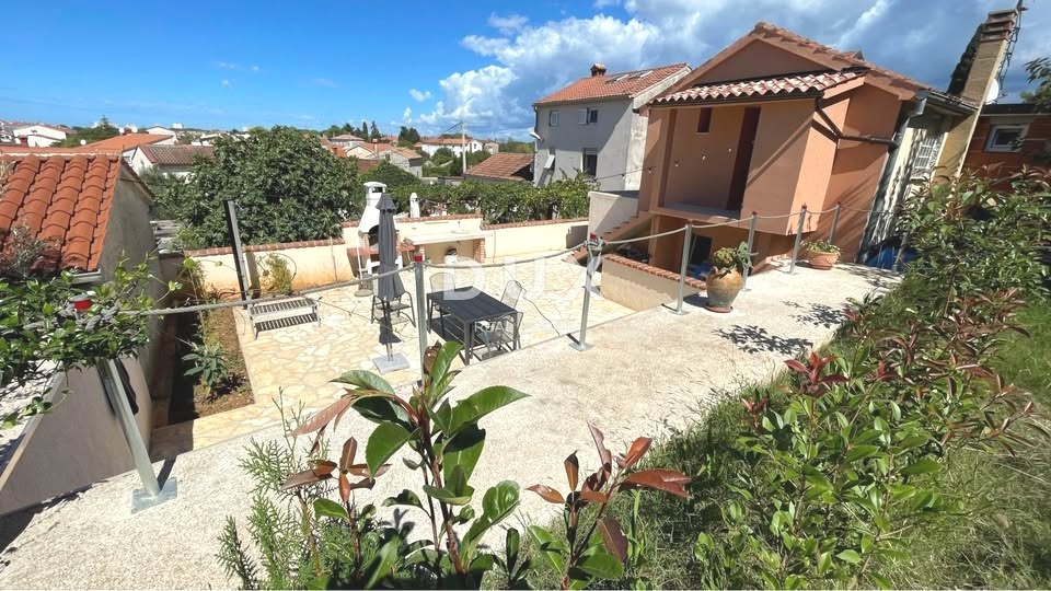 ISTRIA, MEDULIN - Casa in pietra d'Istria + Casa vacanze in ottima posizione