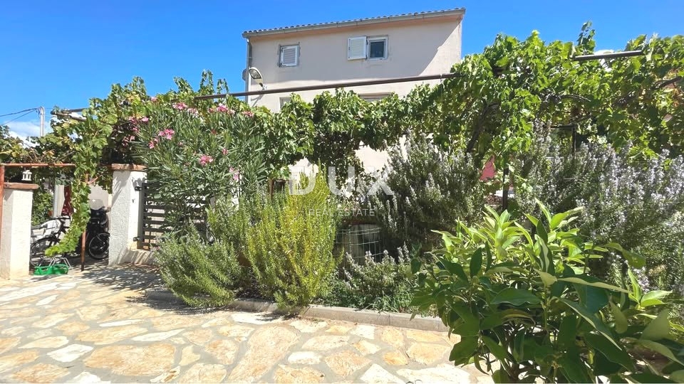 ISTRIA, MEDULIN - Casa in pietra d'Istria + Casa vacanze in ottima posizione