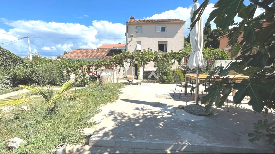 ISTRIA, MEDULIN - Casa in pietra d'Istria + Casa vacanze in ottima posizione