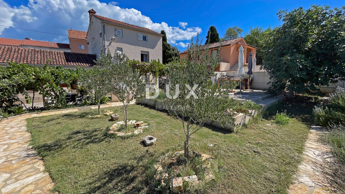 ISTRIA, MEDULIN - Casa in pietra d'Istria + Casa vacanze in ottima posizione