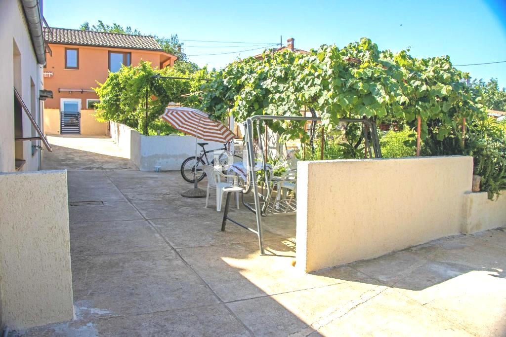 ISTRIA, MEDULIN - Casa in pietra d'Istria + Casa vacanze in ottima posizione