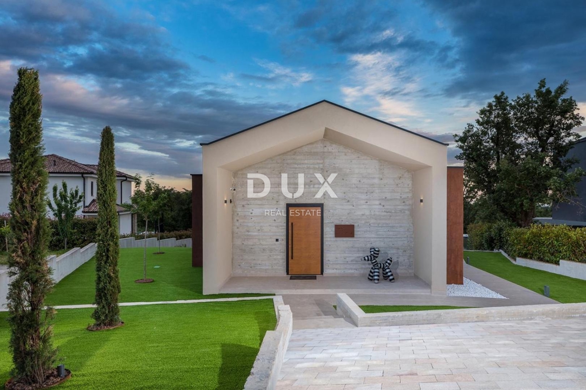 ISTRIA, PARENZO - Casa di design con piscina