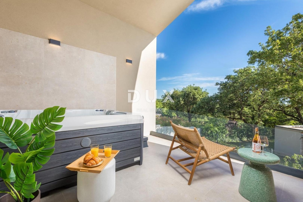 ISTRIA, PARENZO - Casa di design con piscina