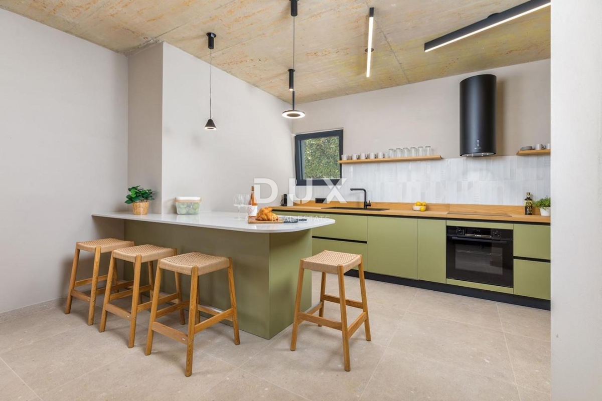 ISTRIA, PARENZO - Casa di design con piscina