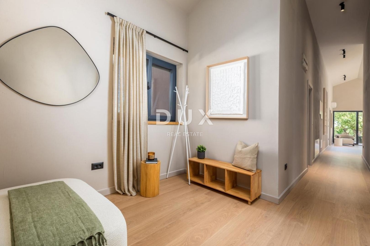 ISTRIA, PARENZO - Casa di design con piscina