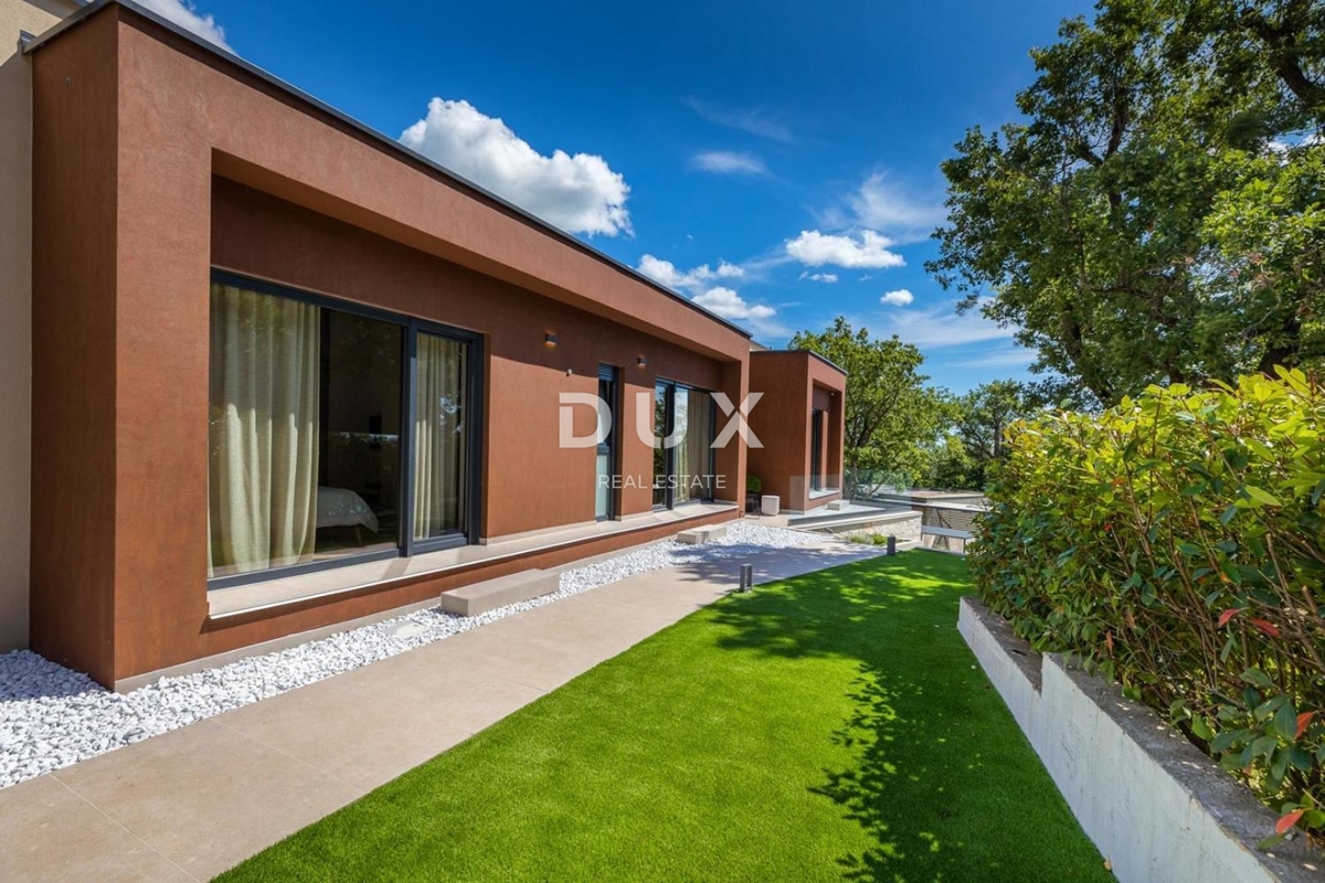 ISTRIA, PARENZO - Casa di design con piscina