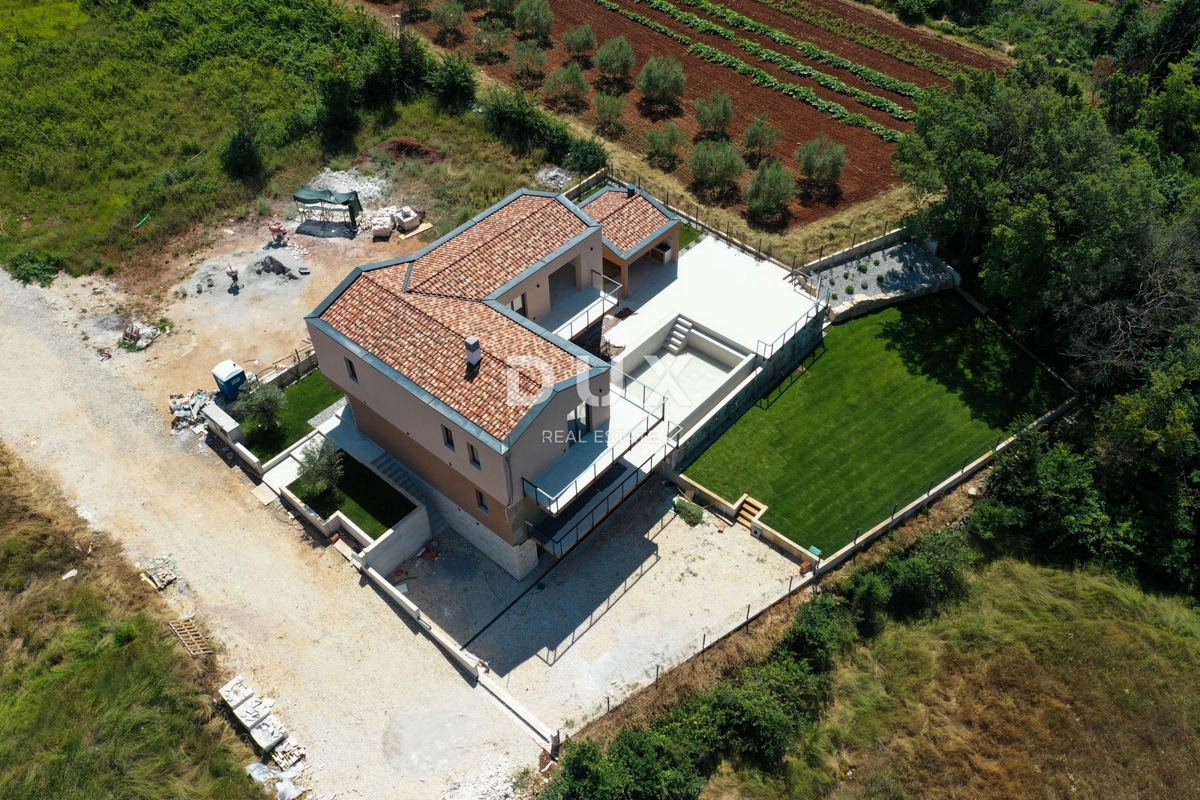ISTRIA, VIŠNJAN - Casa con piscina ai margini del villaggio