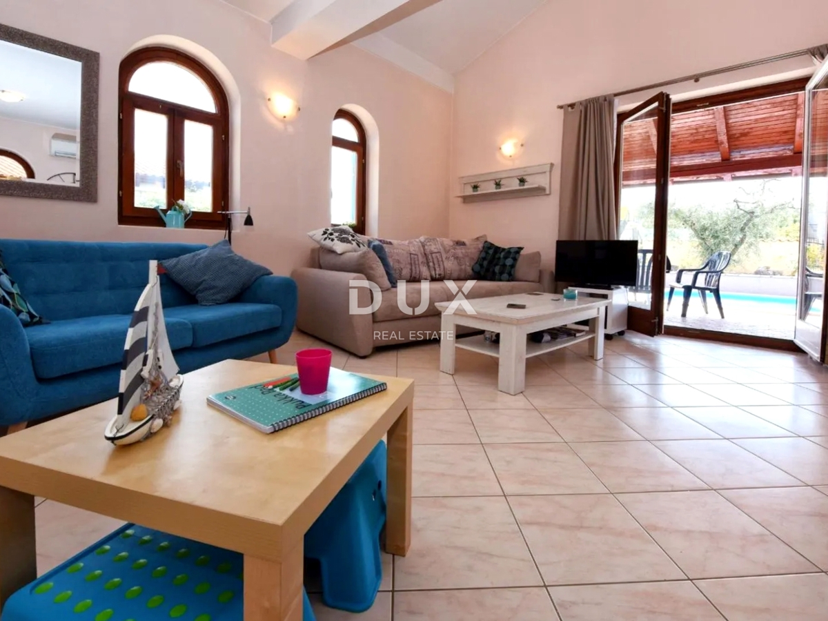 ISTRIA, VIŠNJAN - Casa con piscina