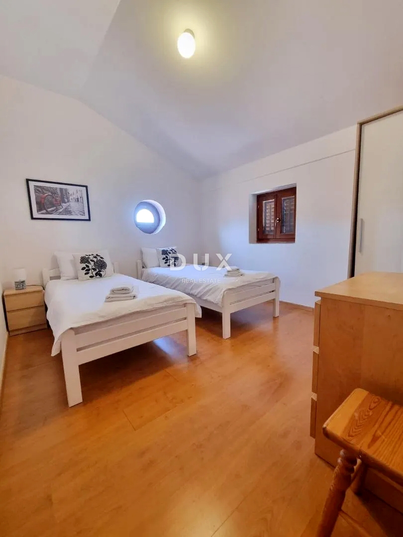 ISTRIA, VIŠNJAN - Casa con piscina