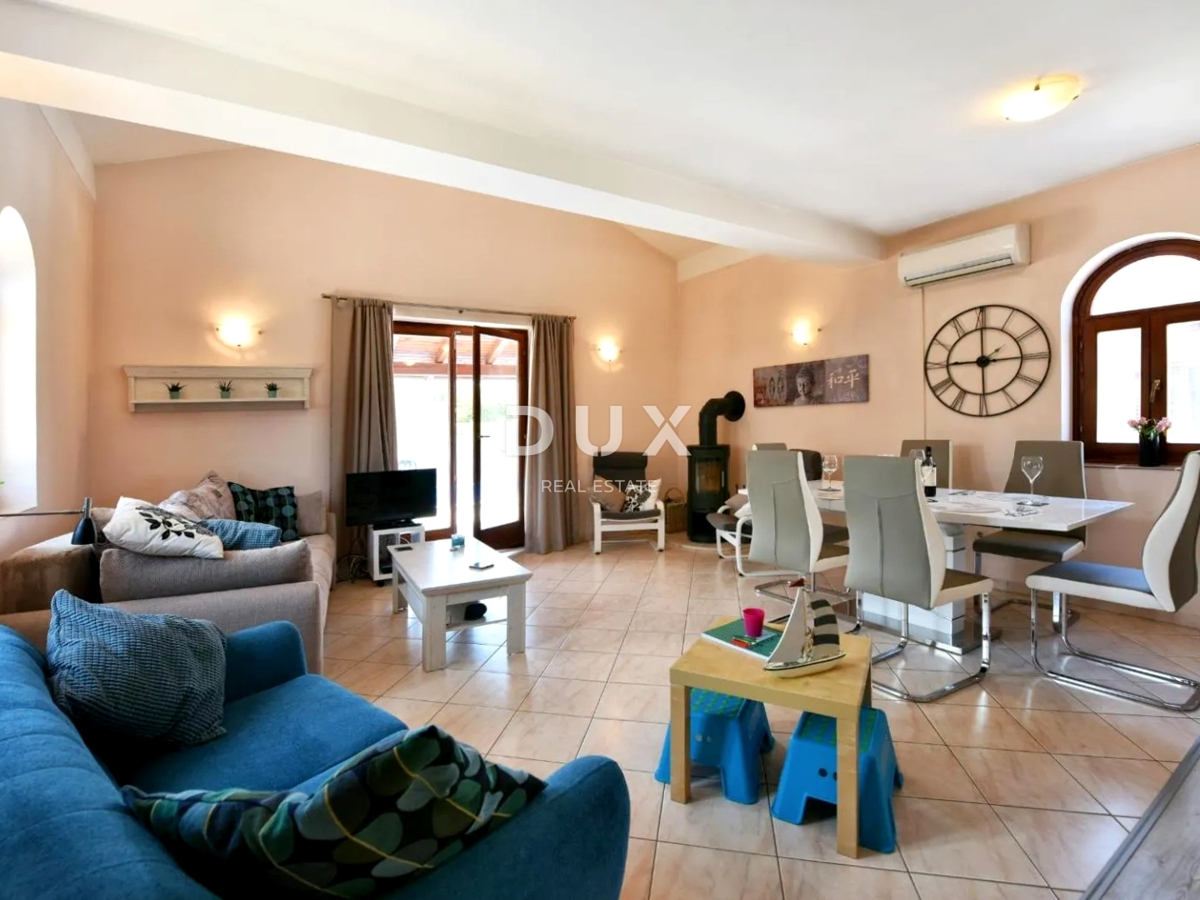 ISTRIA, VIŠNJAN - Casa con piscina