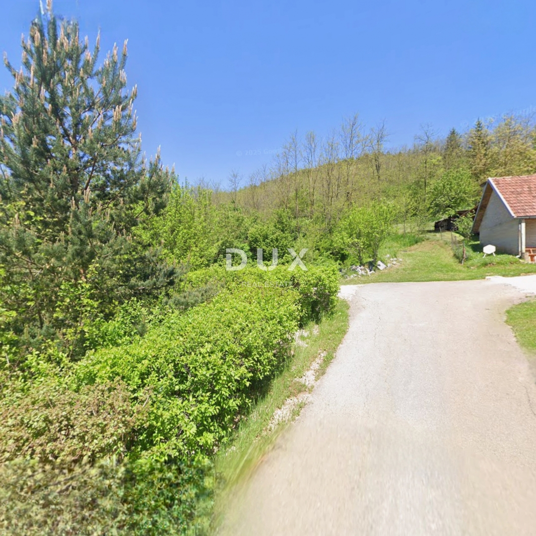 LIKA, OTOČAC, PROZOR - terreno 11200m2 (4000m2 edificabili + 7200m2 agricoli) vicino al fiume Gacka 