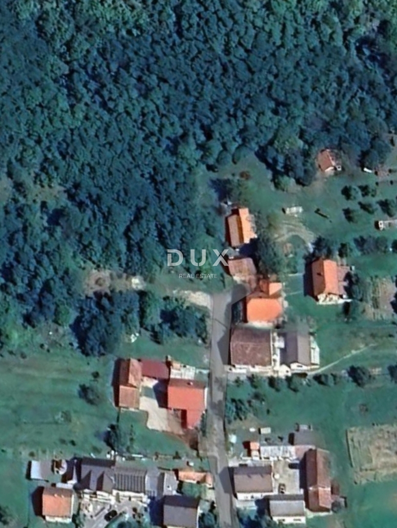 LIKA, OTOČAC, PROZOR - terreno 11200m2 (4000m2 edificabili + 7200m2 agricoli) vicino al fiume Gacka 