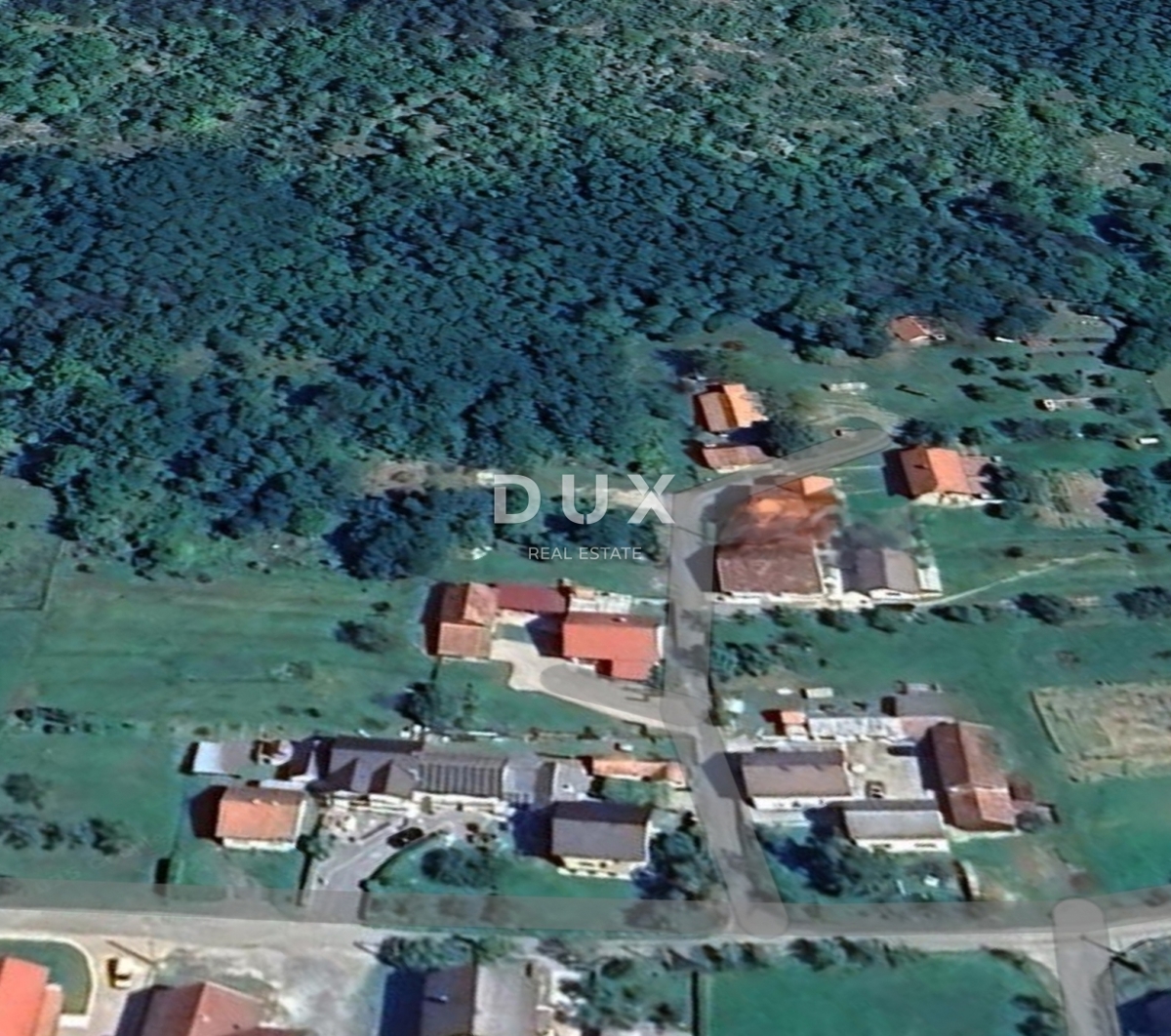 LIKA, OTOČAC, PROZOR - terreno 11200m2 (4000m2 edificabili + 7200m2 agricoli) vicino al fiume Gacka 