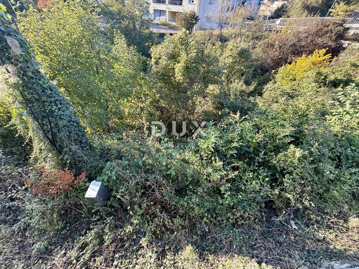 KASTAV, RUBEŠI - Terreno edificabile per la costruzione di una casa unifamiliare!
