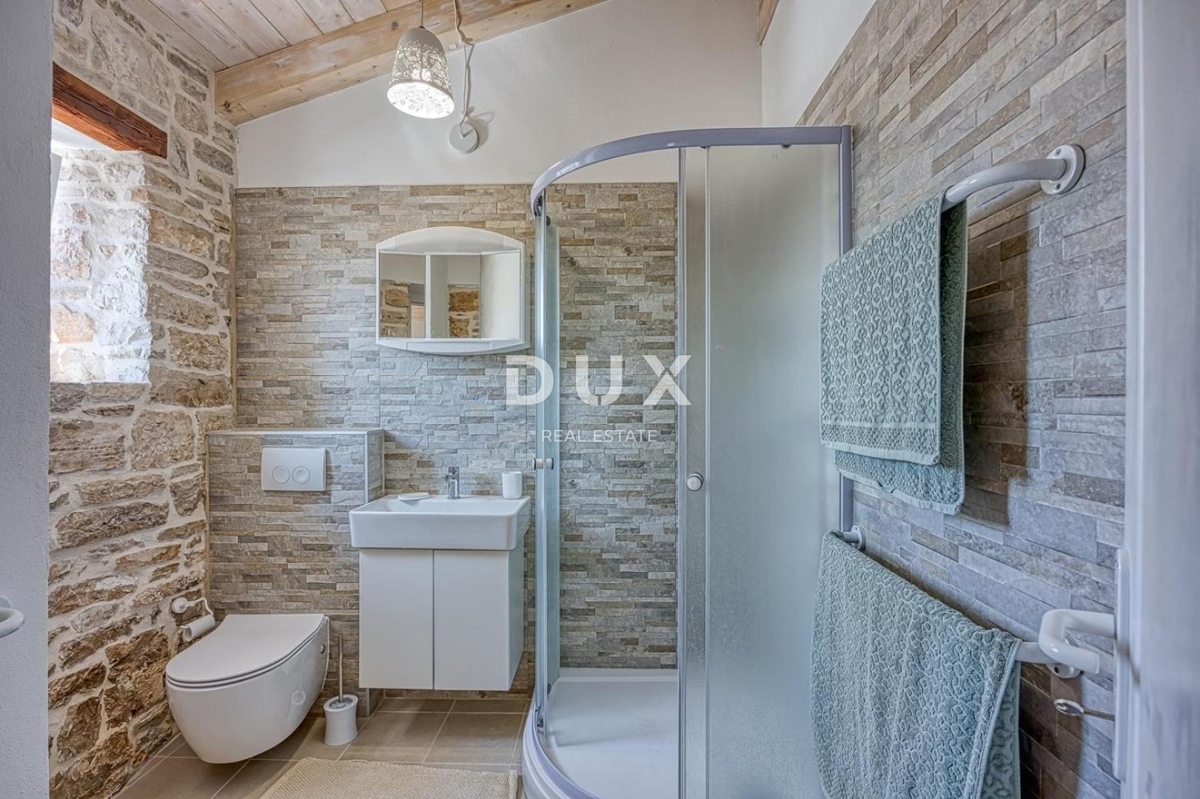 ISTRIA, SVETI LOVREČ - Casa in pietra con piscina