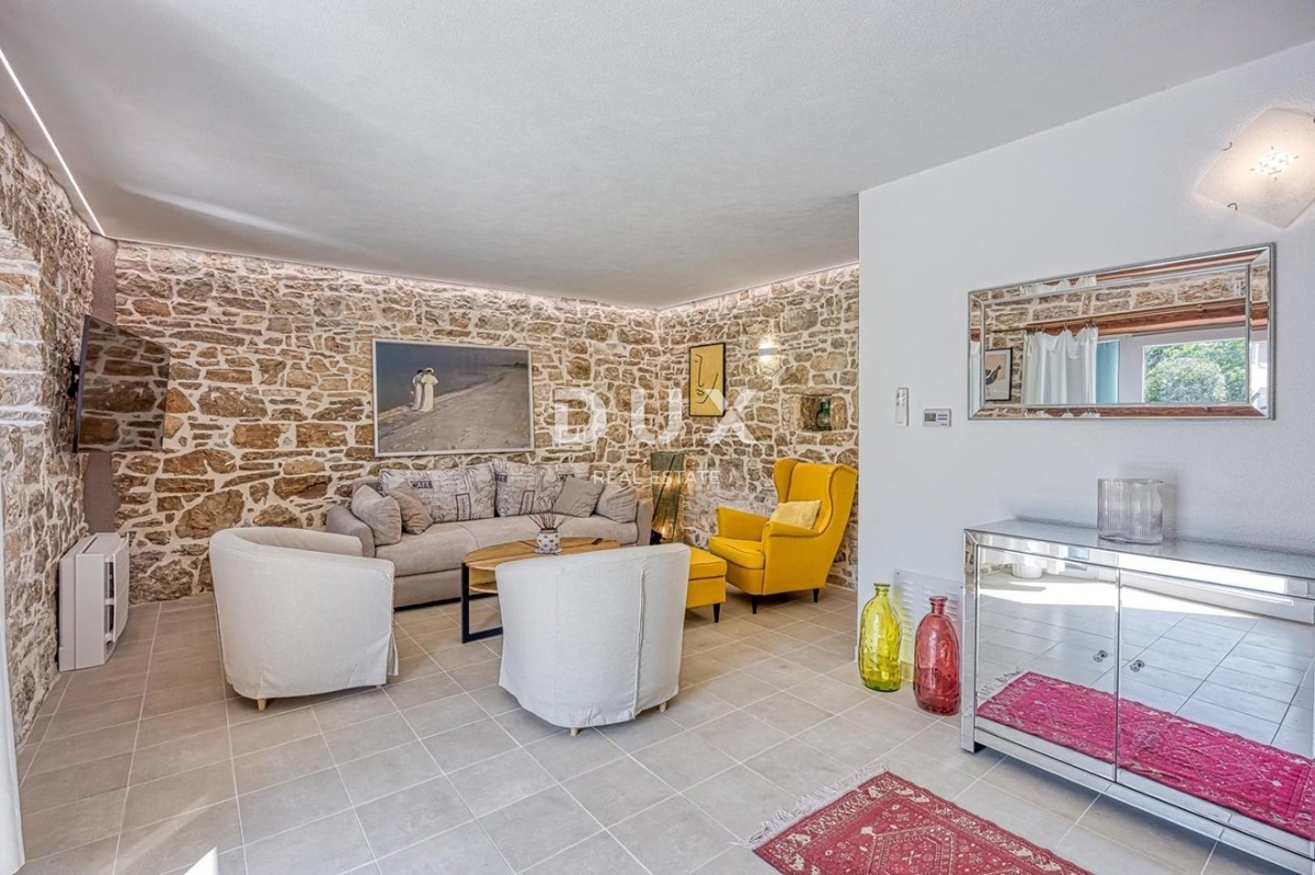 ISTRIA, SVETI LOVREČ - Casa in pietra con piscina