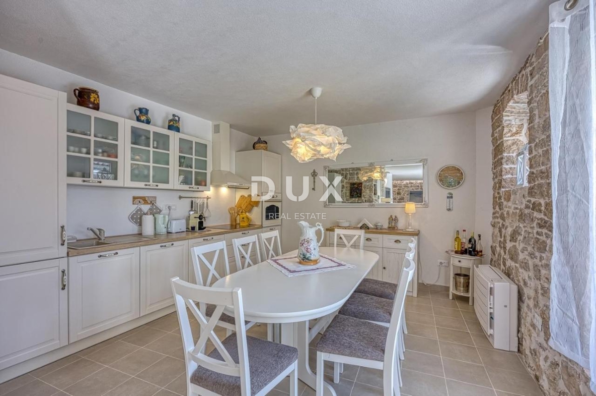 ISTRIA, SVETI LOVREČ - Casa in pietra con piscina