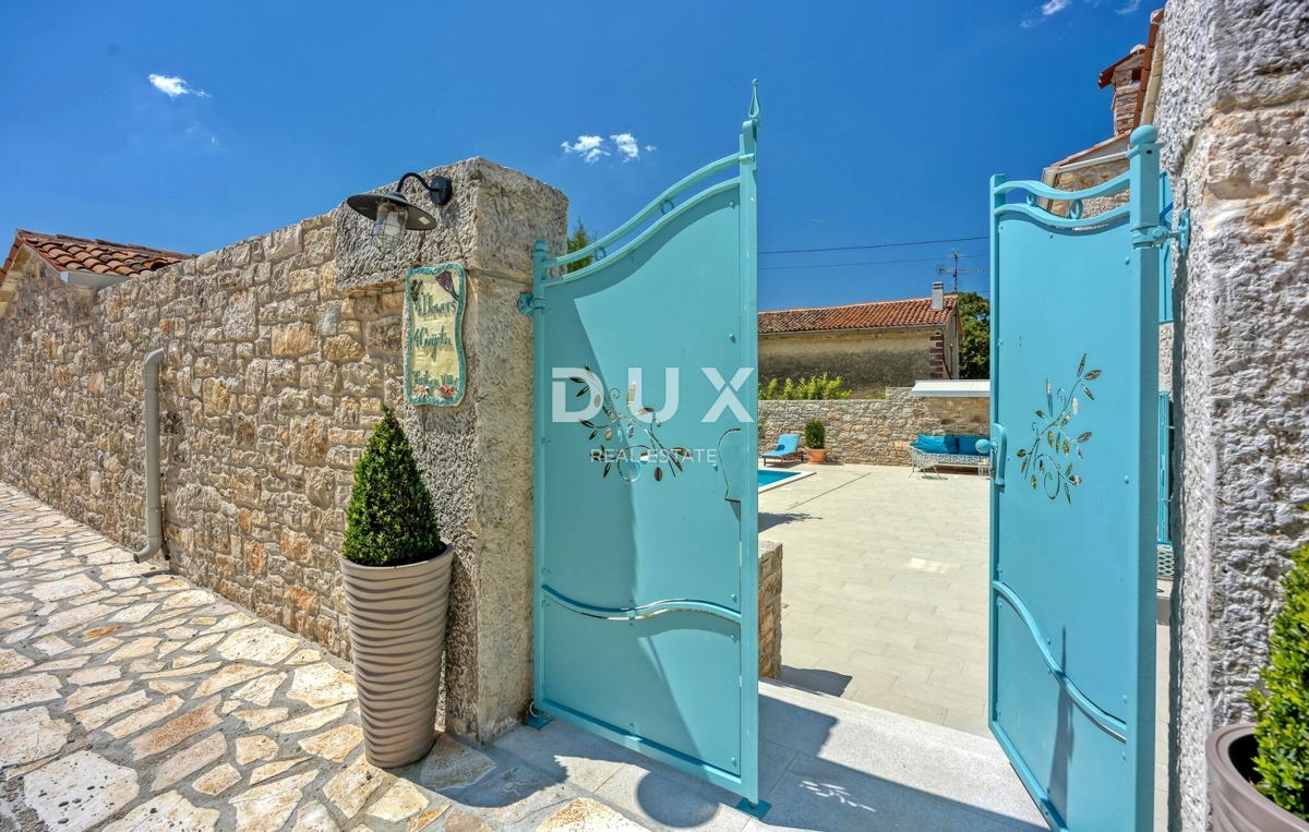 ISTRIA, SVETI LOVREČ - Casa in pietra con piscina