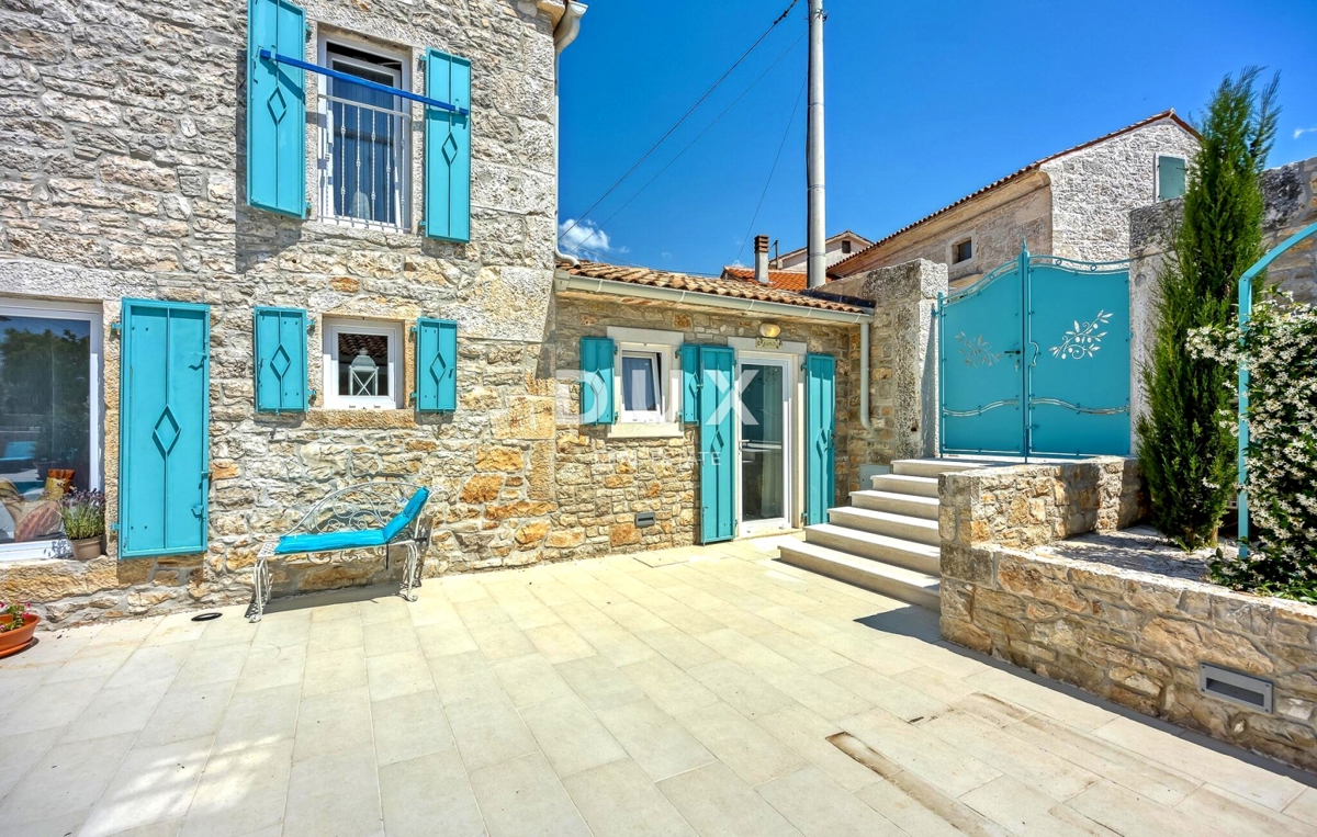 ISTRIA, SVETI LOVREČ - Casa in pietra con piscina