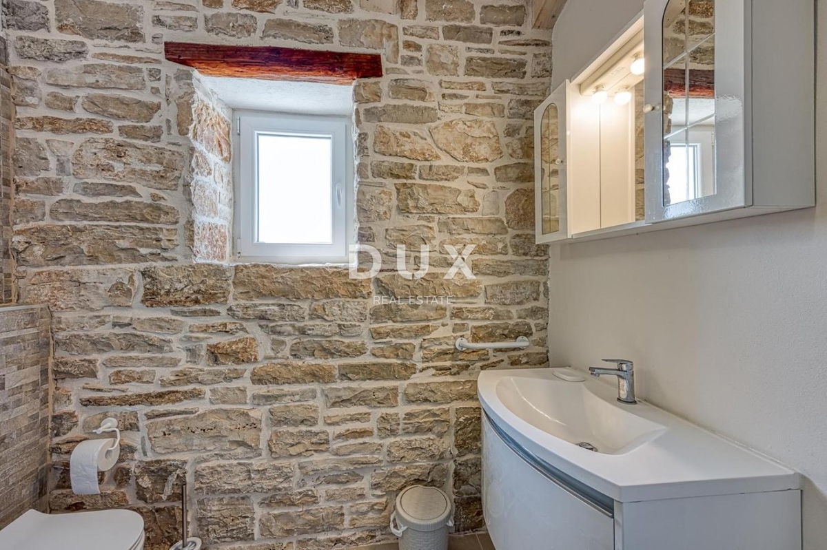 ISTRIA, SVETI LOVREČ - Casa in pietra con piscina