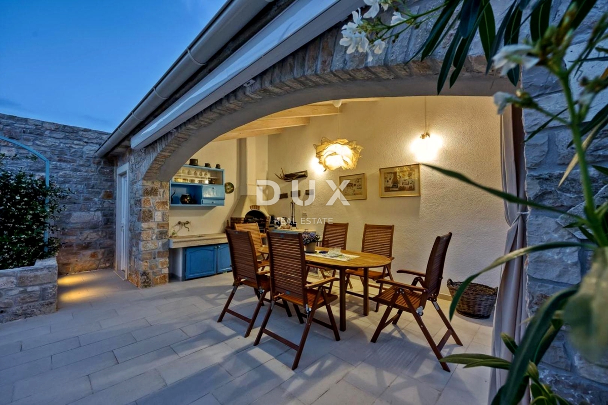 ISTRIA, SVETI LOVREČ - Casa in pietra con piscina