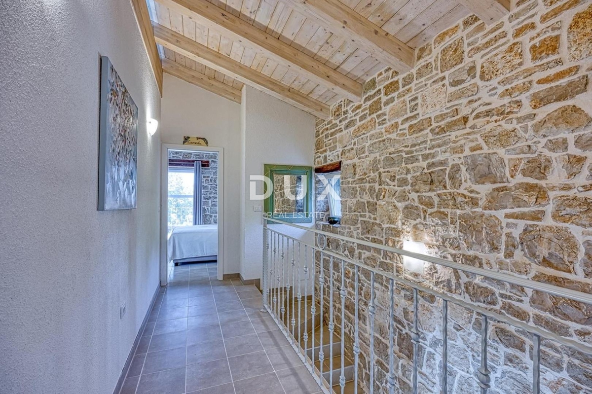 ISTRIA, SVETI LOVREČ - Casa in pietra con piscina