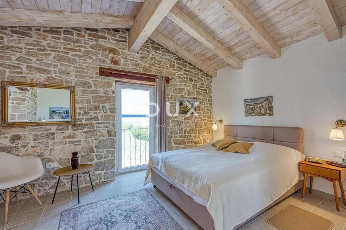 ISTRIA, SVETI LOVREČ - Casa in pietra con piscina