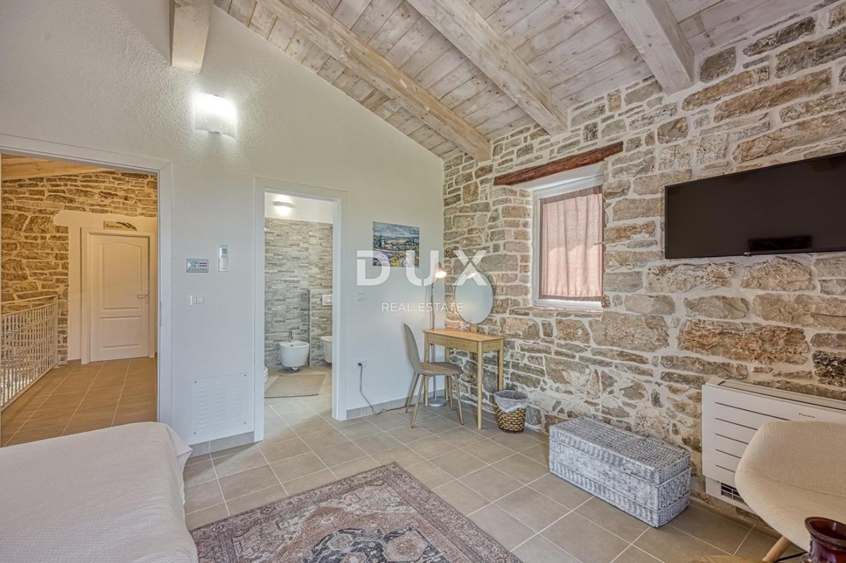 ISTRIA, SVETI LOVREČ - Casa in pietra con piscina