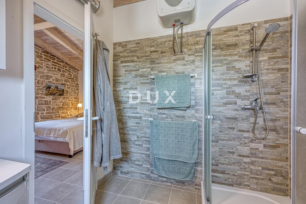 ISTRIA, SVETI LOVREČ - Casa in pietra con piscina