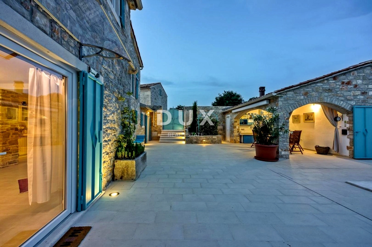 ISTRIA, SVETI LOVREČ - Casa in pietra con piscina