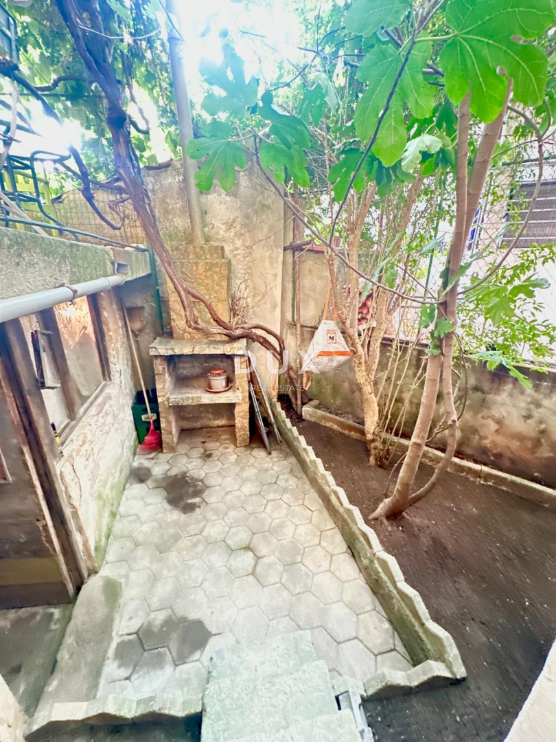 ISTRIA, POLA - Casa per investimento sopra l'Arena - OCCASIONE!!