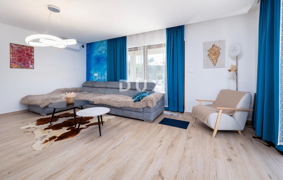 ISTRIA, LABIN - Casa con piscina e vista mare