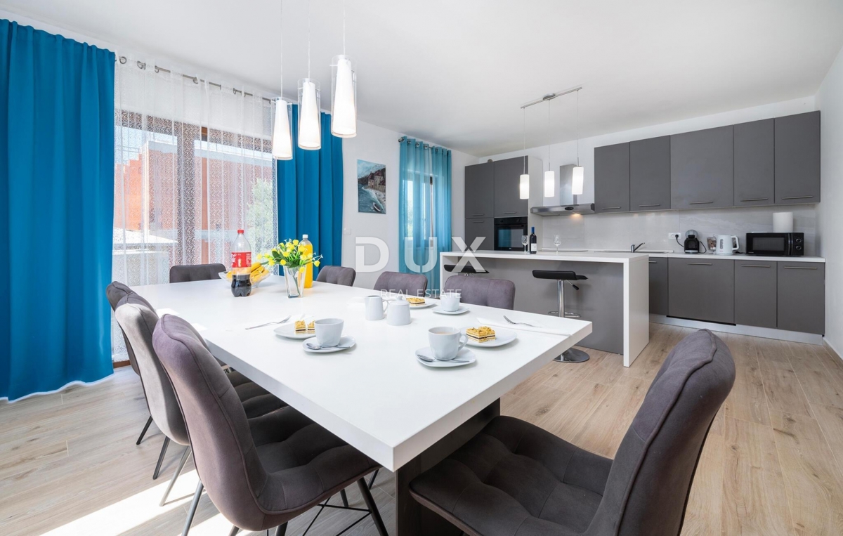 ISTRIA, LABIN - Casa con piscina e vista mare