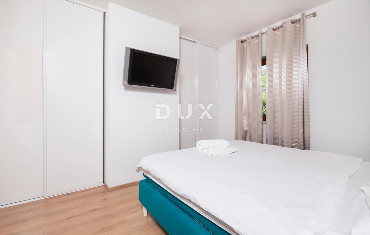 ISTRIA, LABIN - Casa con piscina e vista mare