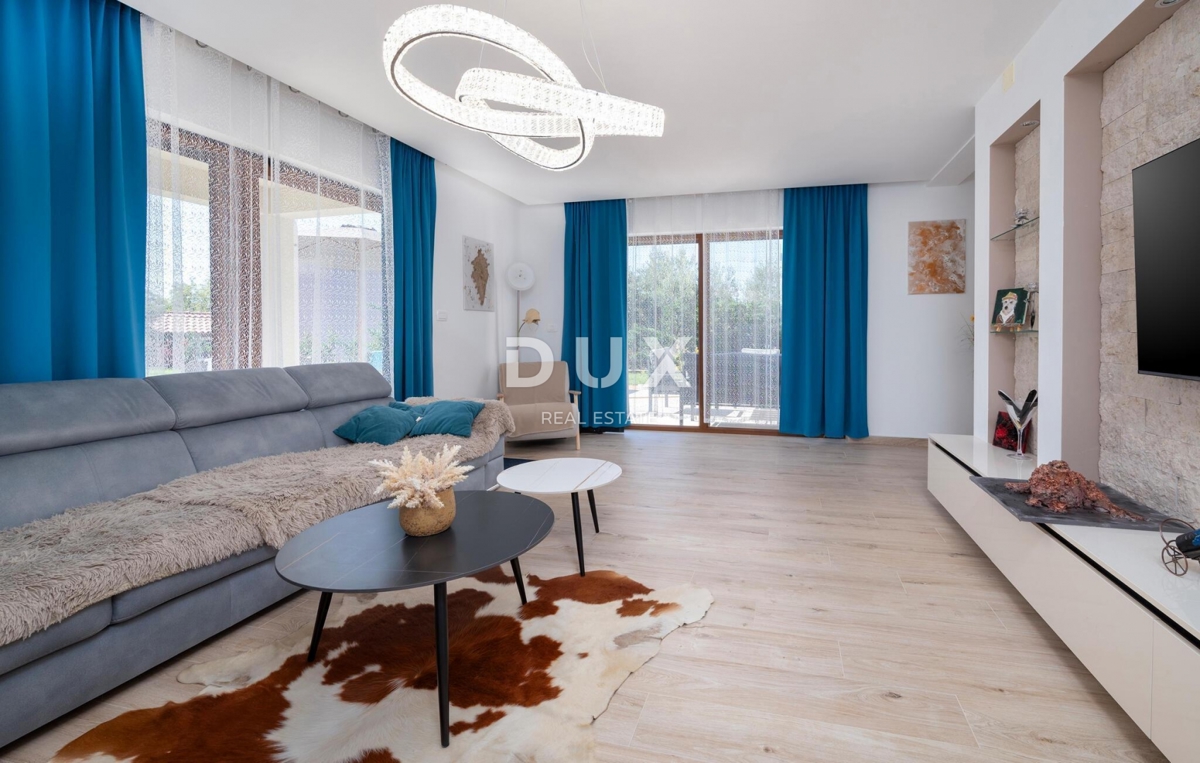 ISTRIA, LABIN - Casa con piscina e vista mare