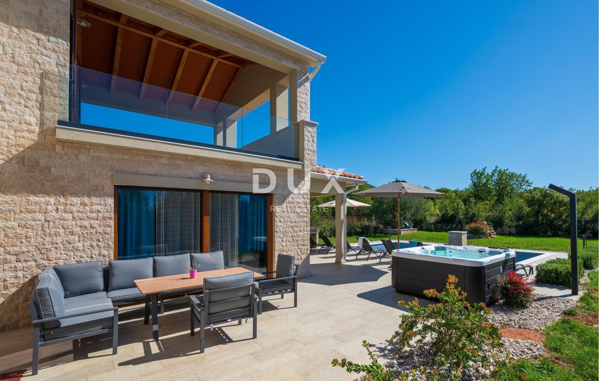 ISTRIA, LABIN - Casa con piscina e vista mare