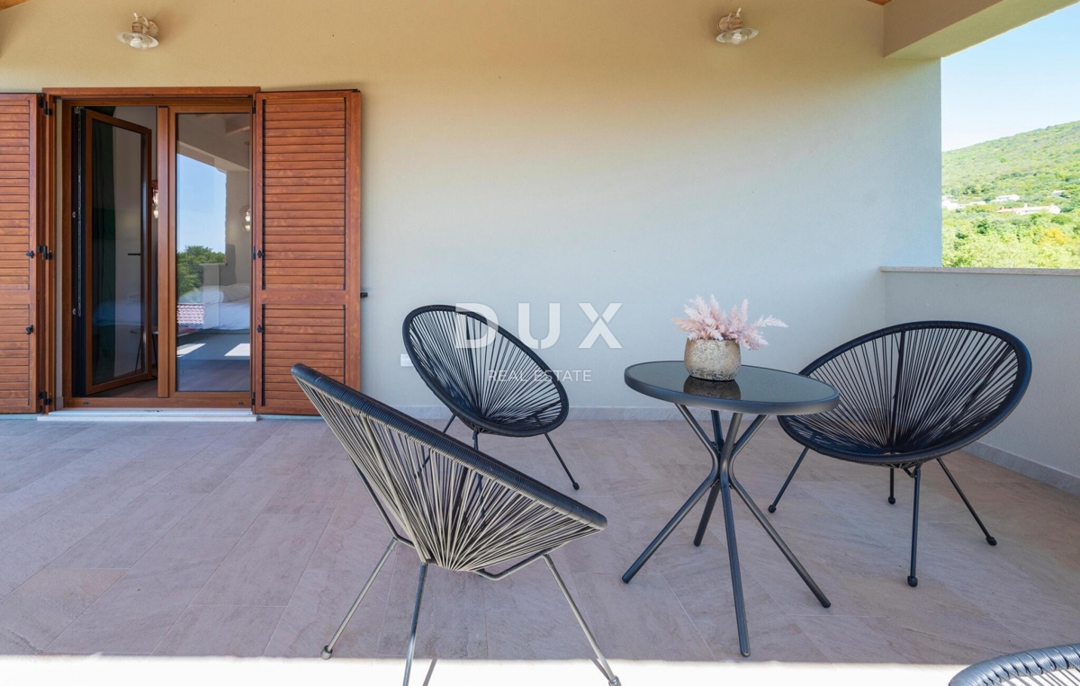 ISTRIA, LABIN - Casa con piscina e vista mare