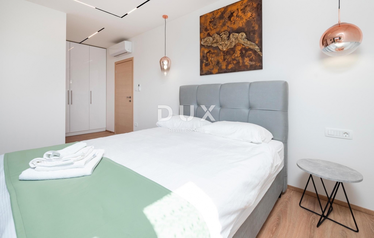 ISTRIA, LABIN - Casa con piscina e vista mare